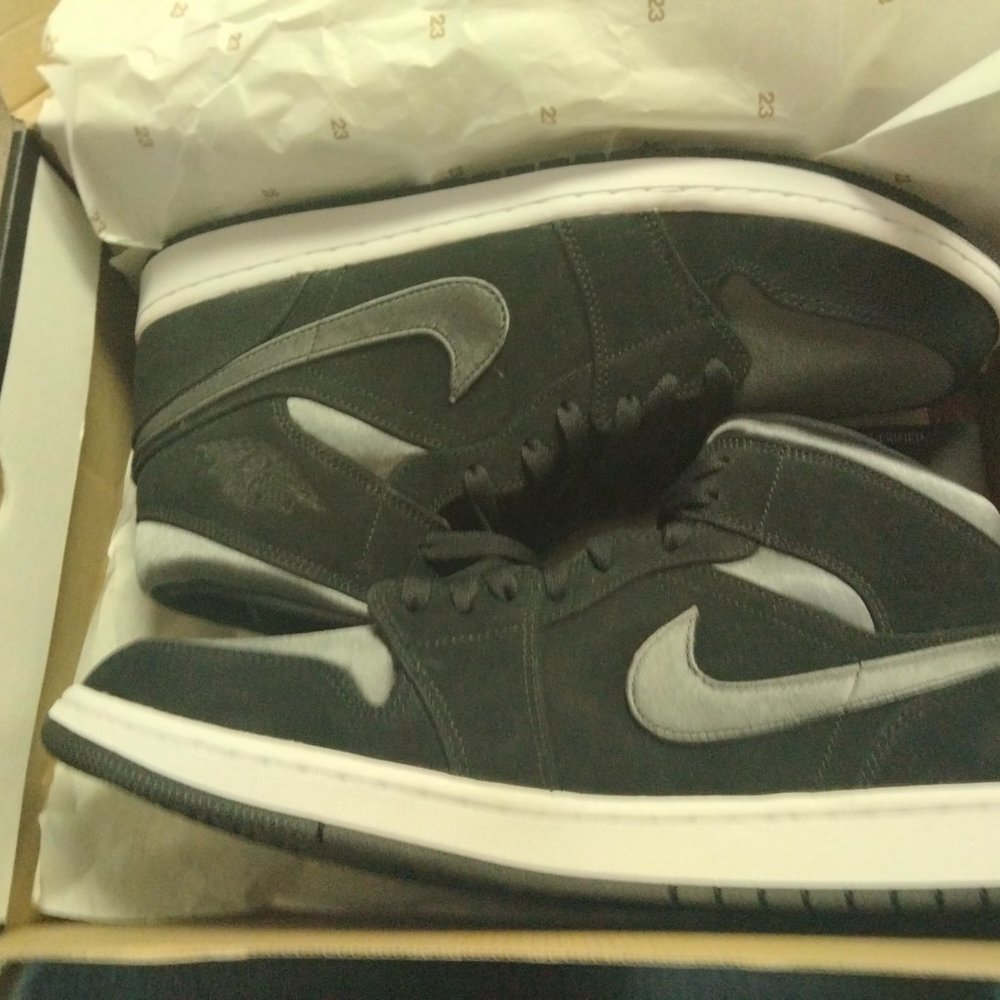 AIR JORDAN 1 MID SE